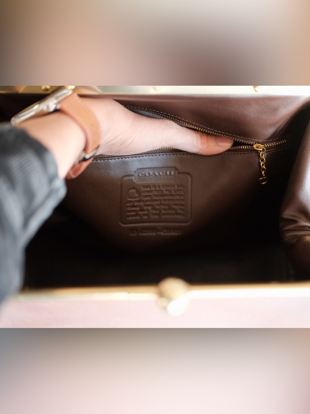 Coach XLarge Brown Leather Kiss-Lock Clutch with Gold Frame. NEVER CARRIED! - Picture 6 of 10
